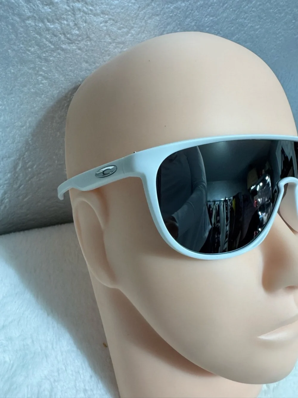 White Shield-Style Women's Sunglasses